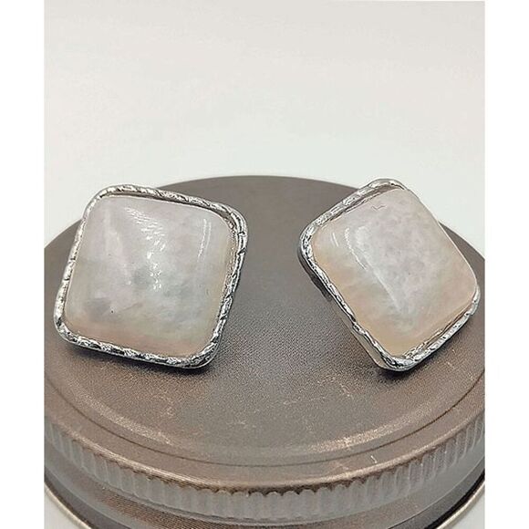 *Clearance* Ladies Pink Square Earrings - Picture 1 of 2
